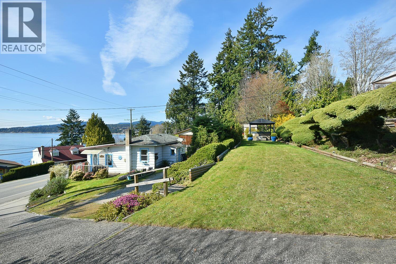 5218 Sunshine Coast Highway Property Photo 22