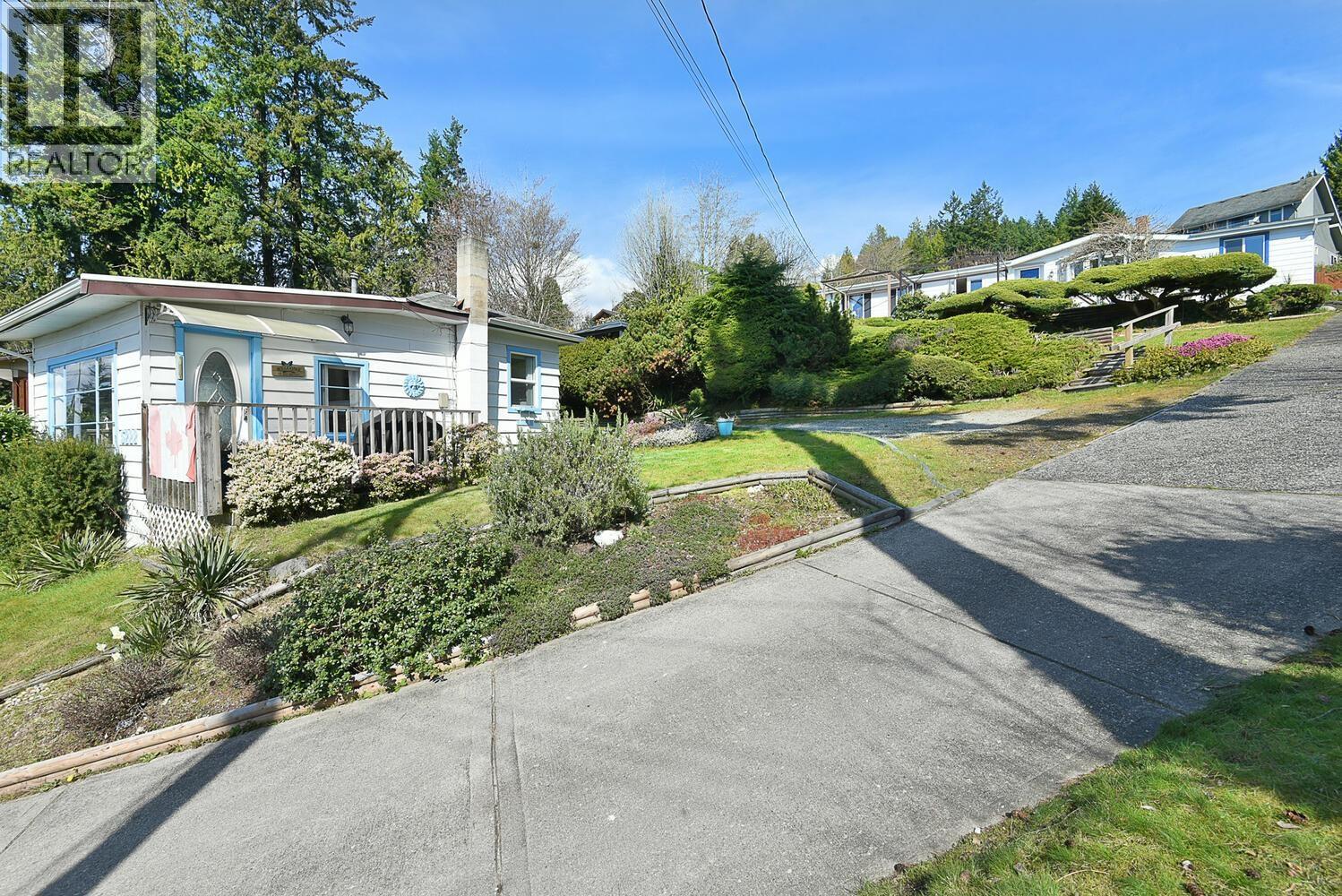 5218 Sunshine Coast Highway Property Photo 24