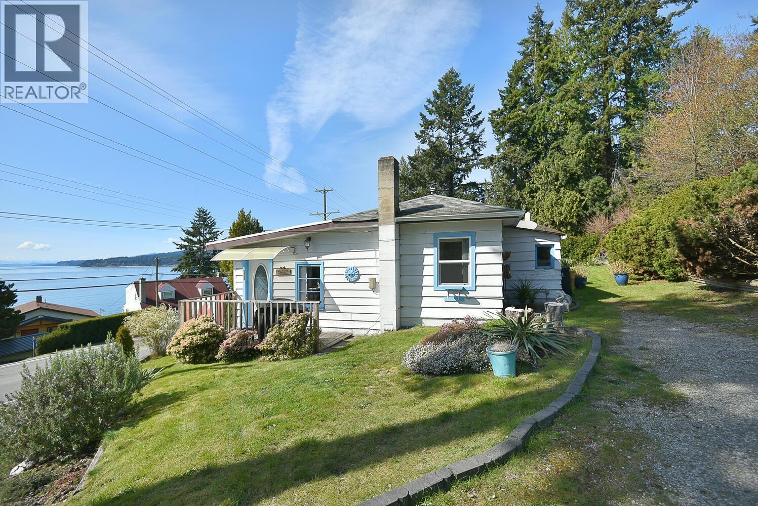 5218 Sunshine Coast Highway Property Photo 25