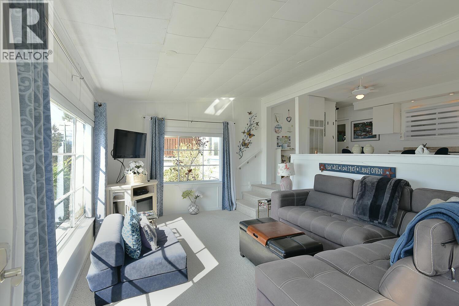 5218 Sunshine Coast Highway Property Photo 26
