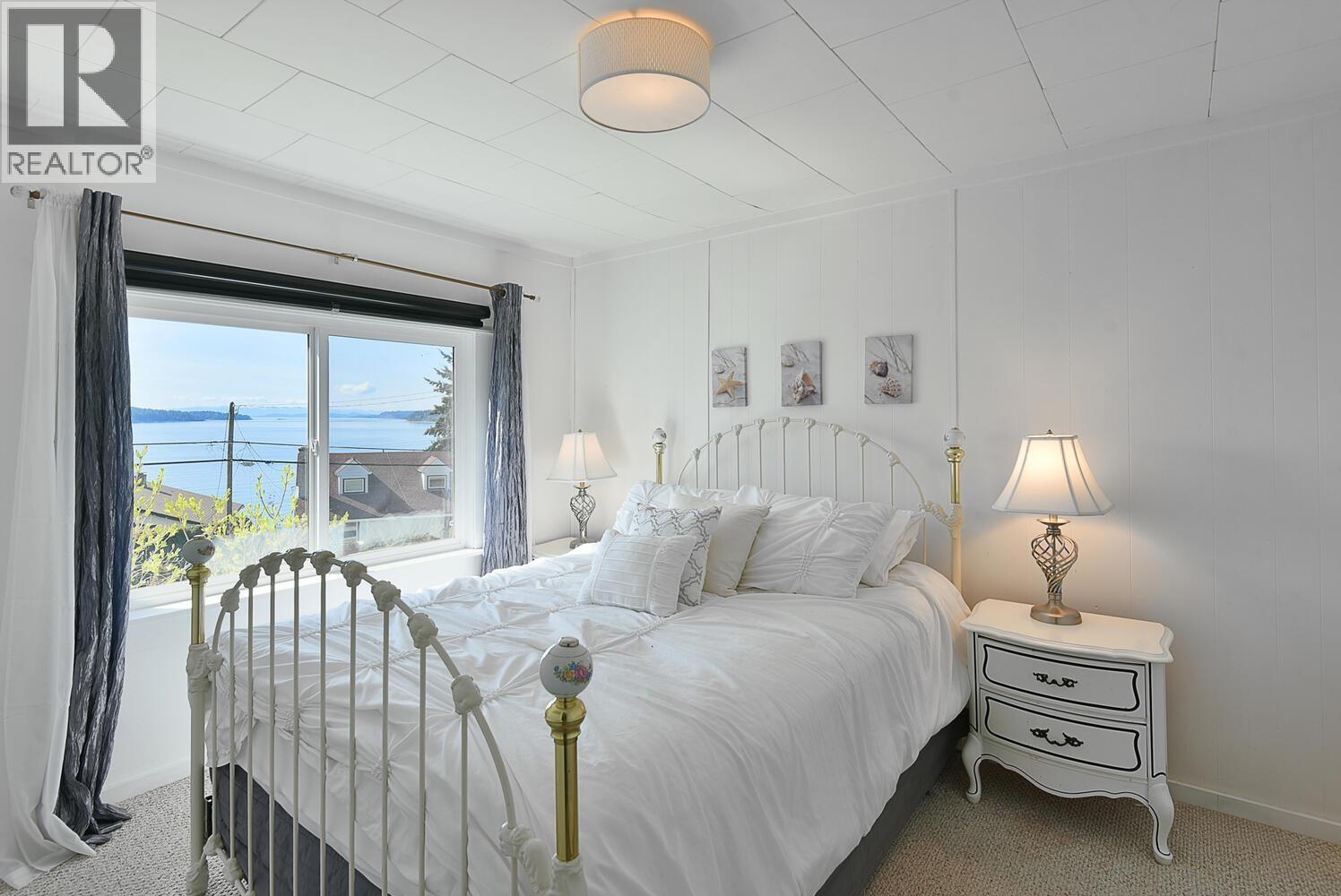 5218 Sunshine Coast Highway Property Photo 30