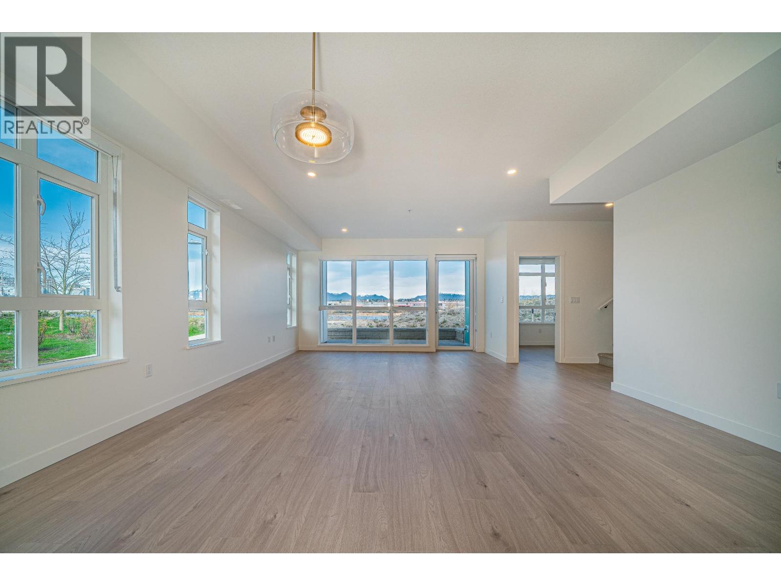 37 10333 River Drive Property Photo 10