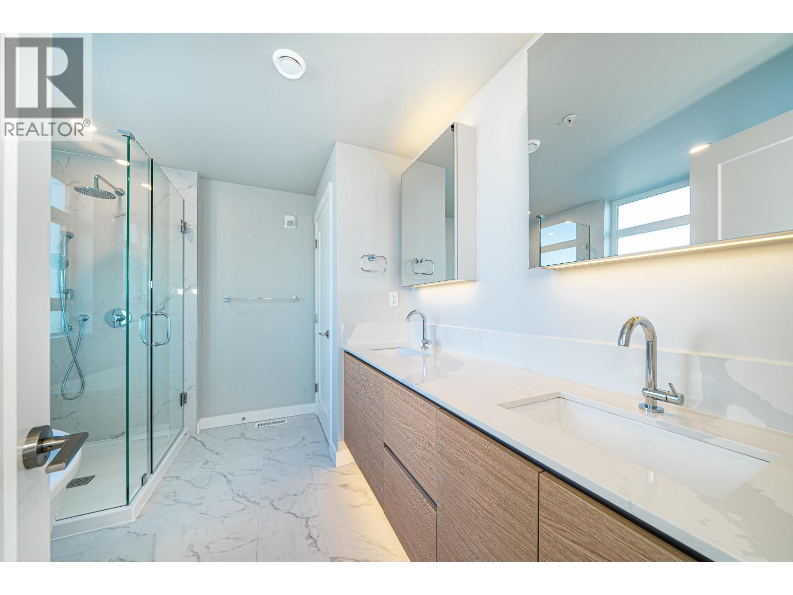 37 10333 River Drive Property Photo 17
