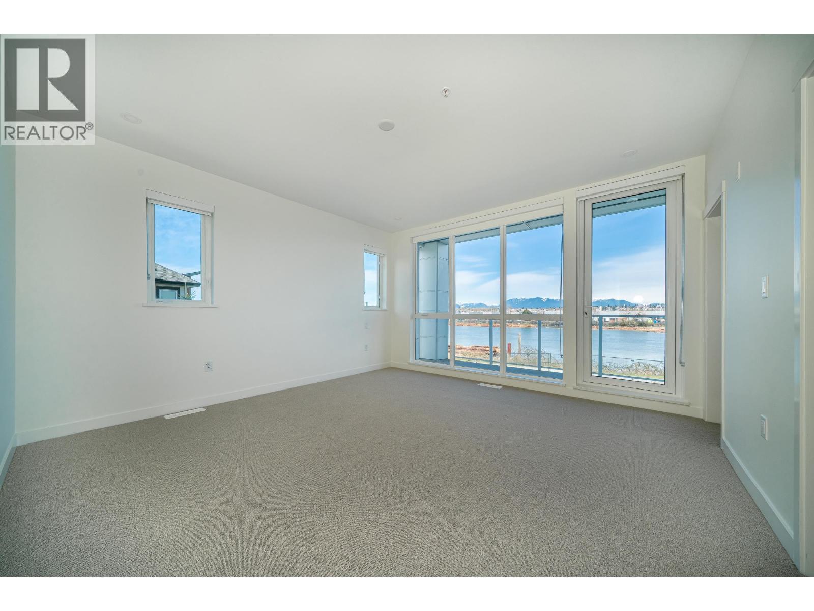 37 10333 River Drive Property Photo 24