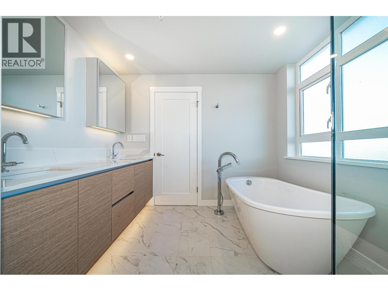 37 10333 River Drive Property Photo 32