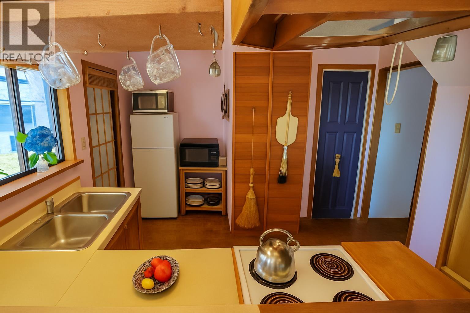 26 Brighton Beach Property Photo 9