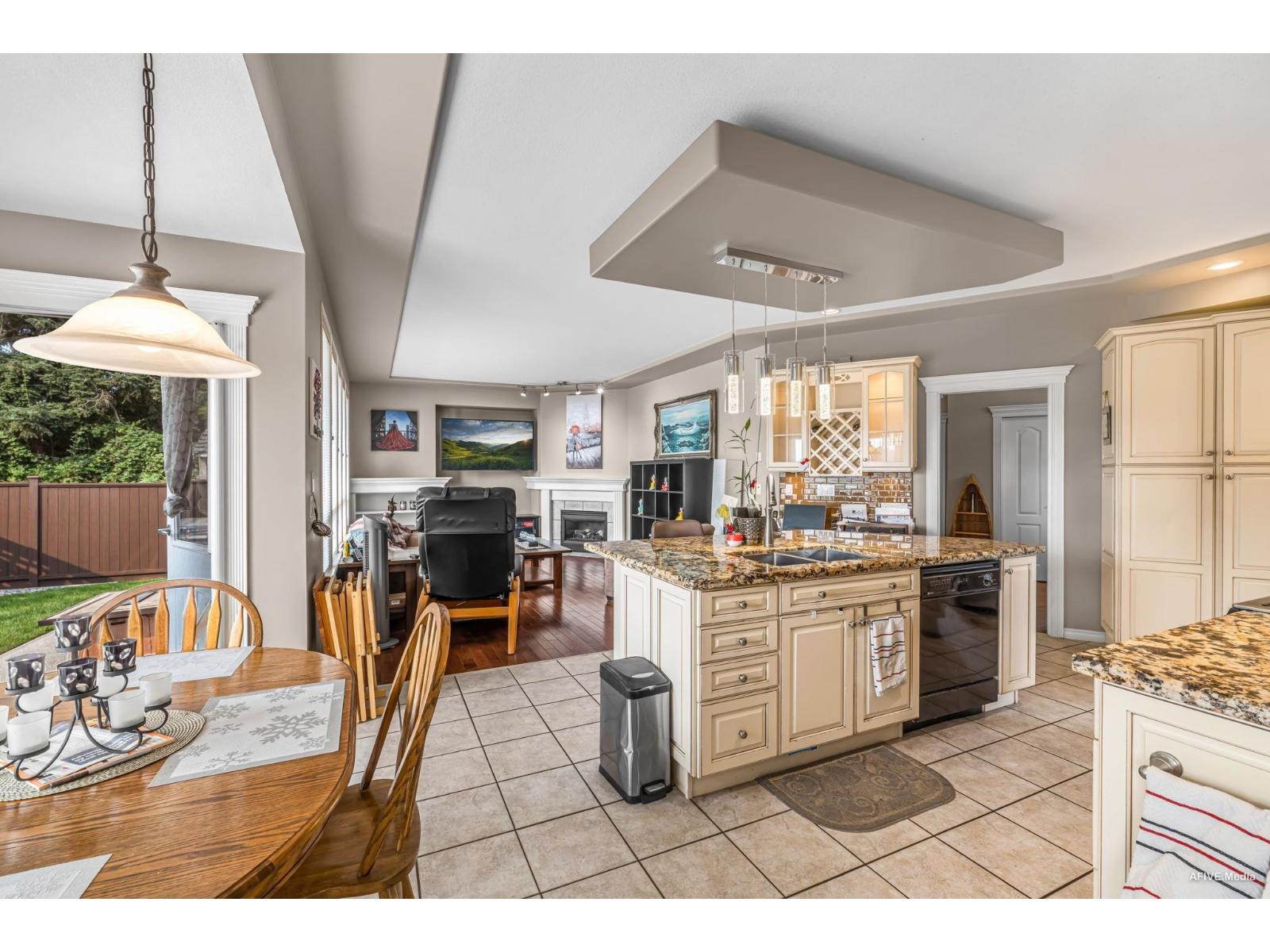5737 169a Street Property Photo 12