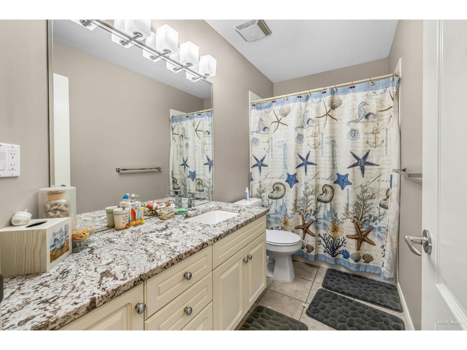 5737 169a Street Property Photo 20