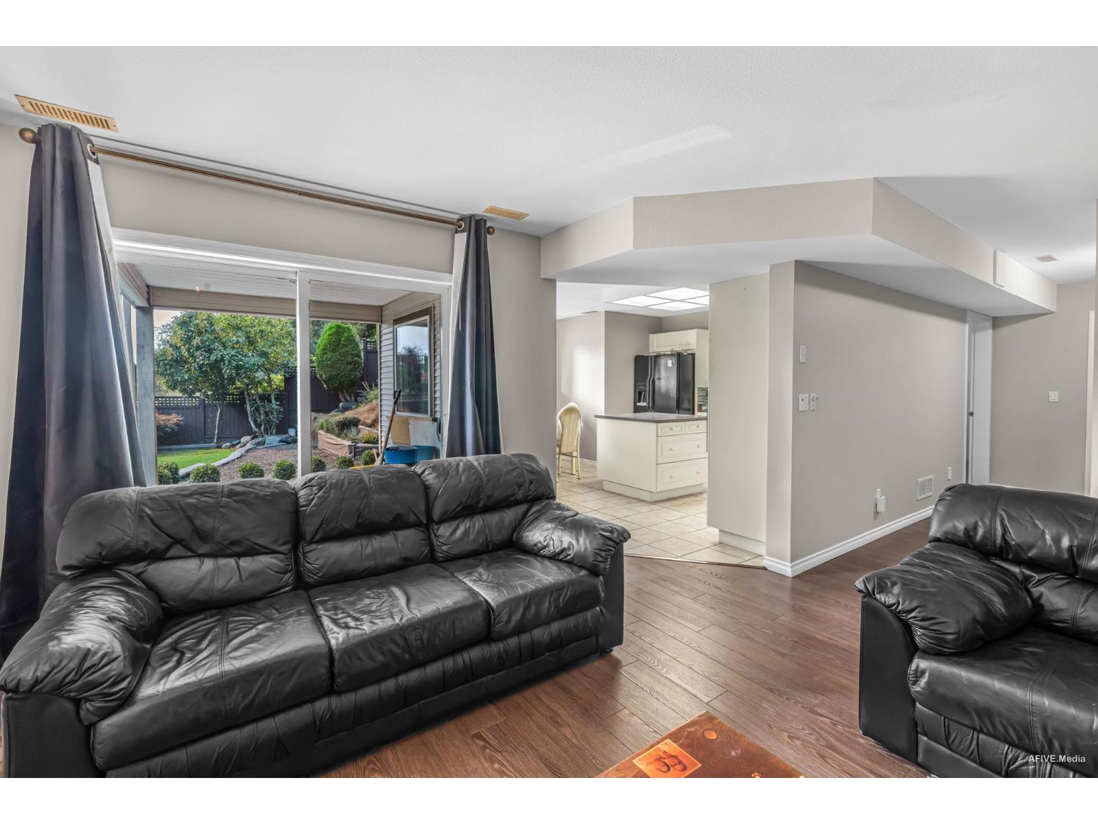 5737 169a Street Property Photo 32