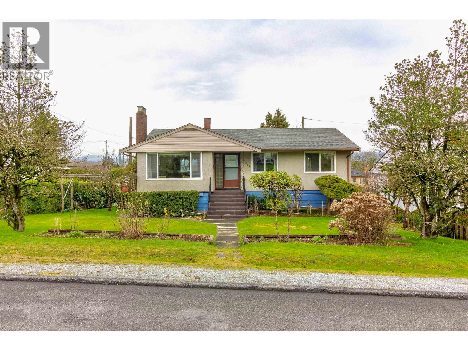 4645 CHARLOTTE COURT Property Photo 1