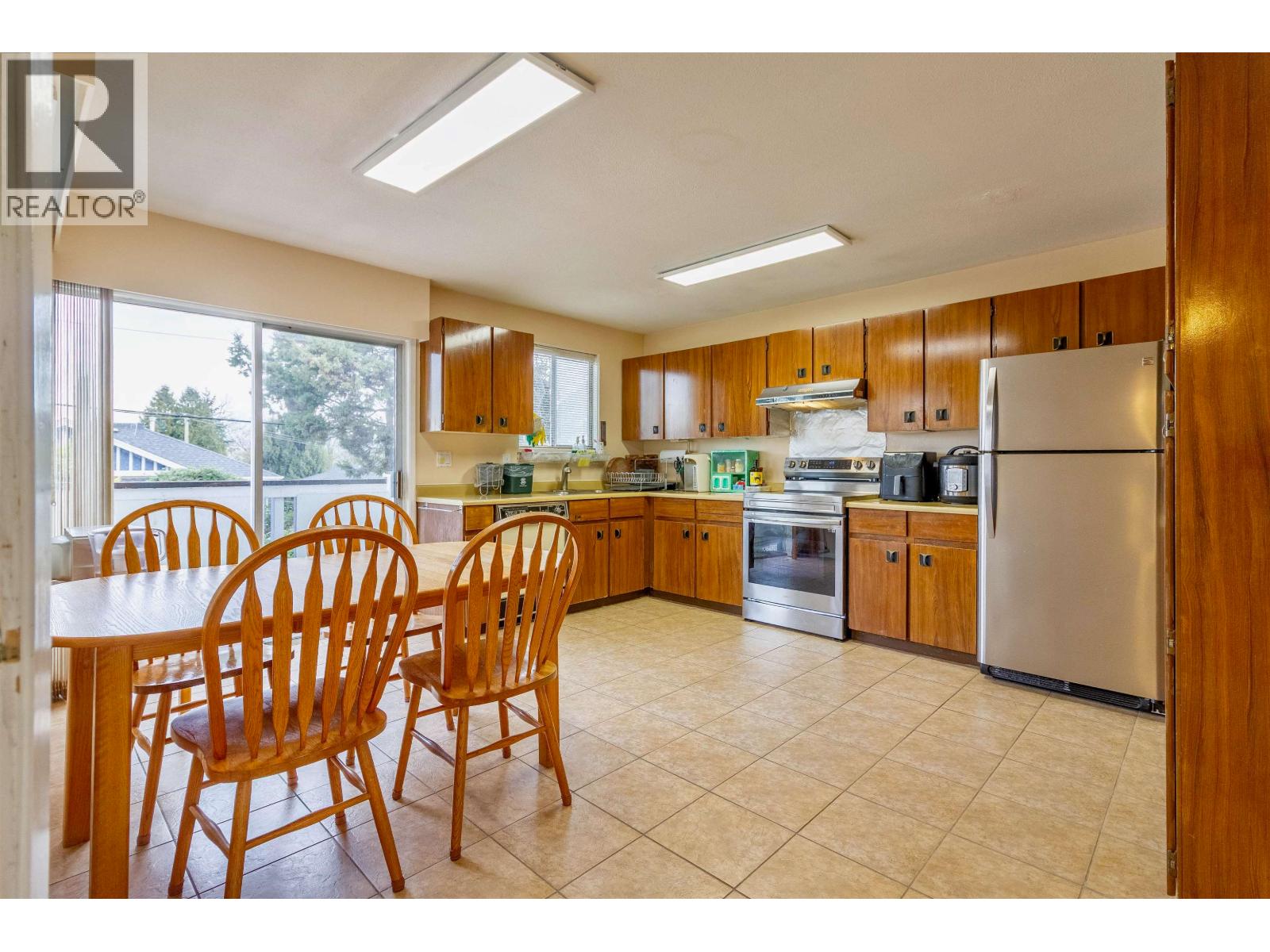 4645 Charlotte Court Property Photo 8
