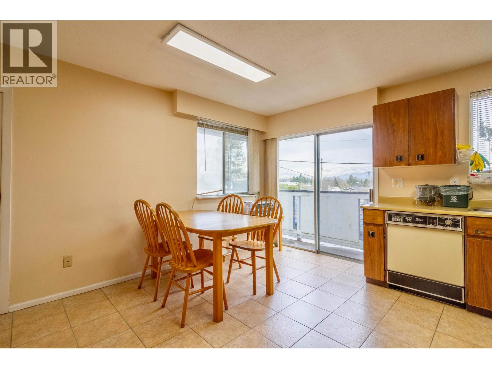 4645 Charlotte Court Property Photo 11