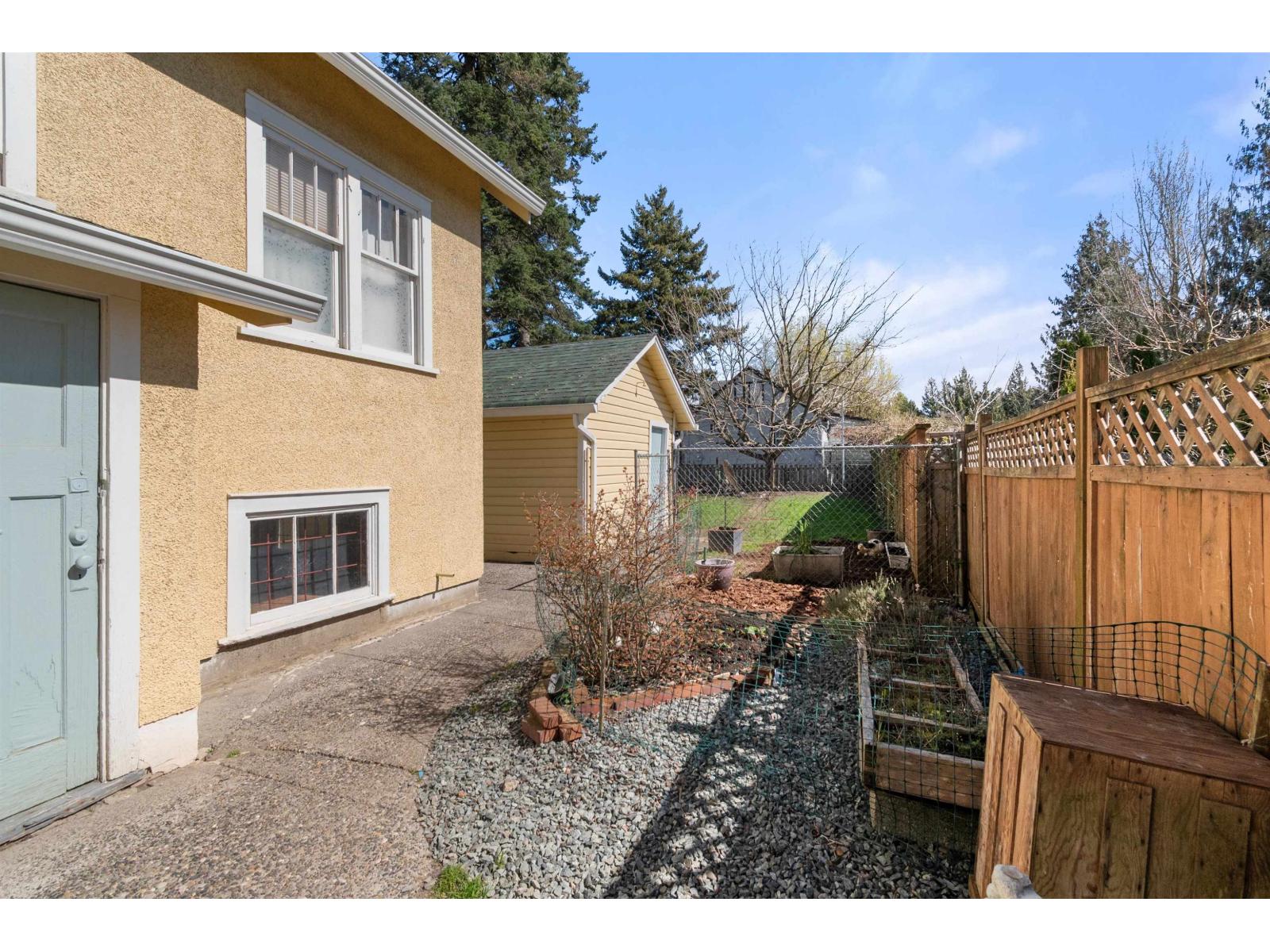 46212 Gore Avenue Property Photo 27