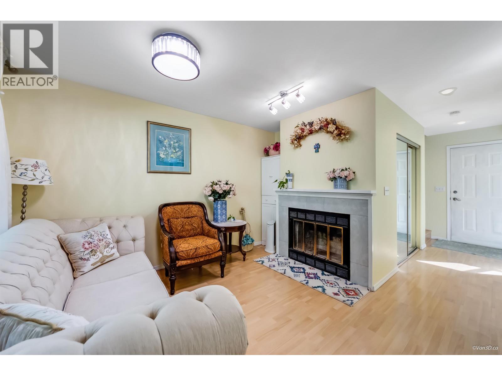 22 2736 Atlin Place Property Photo 5