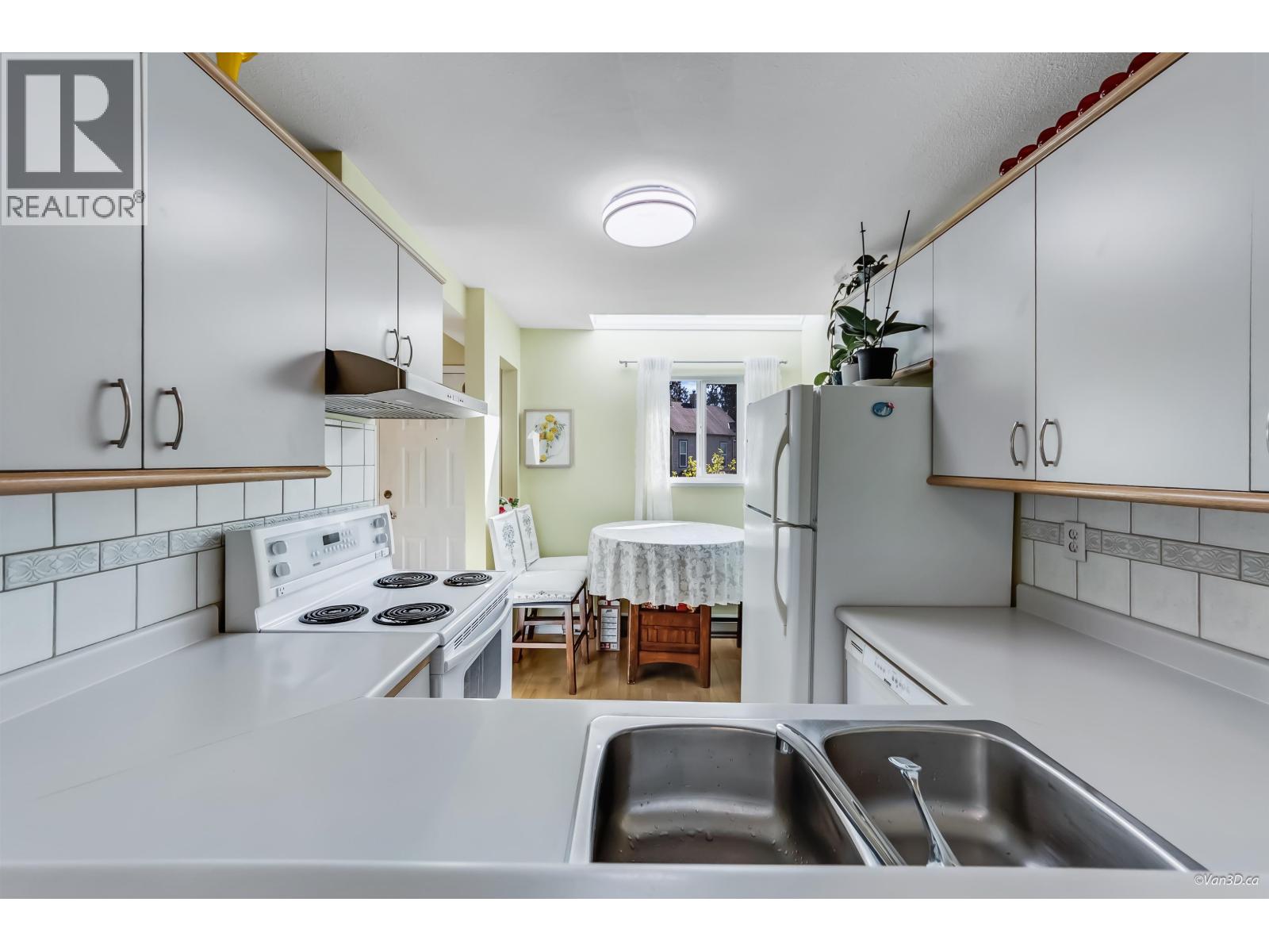 22 2736 Atlin Place Property Photo 18