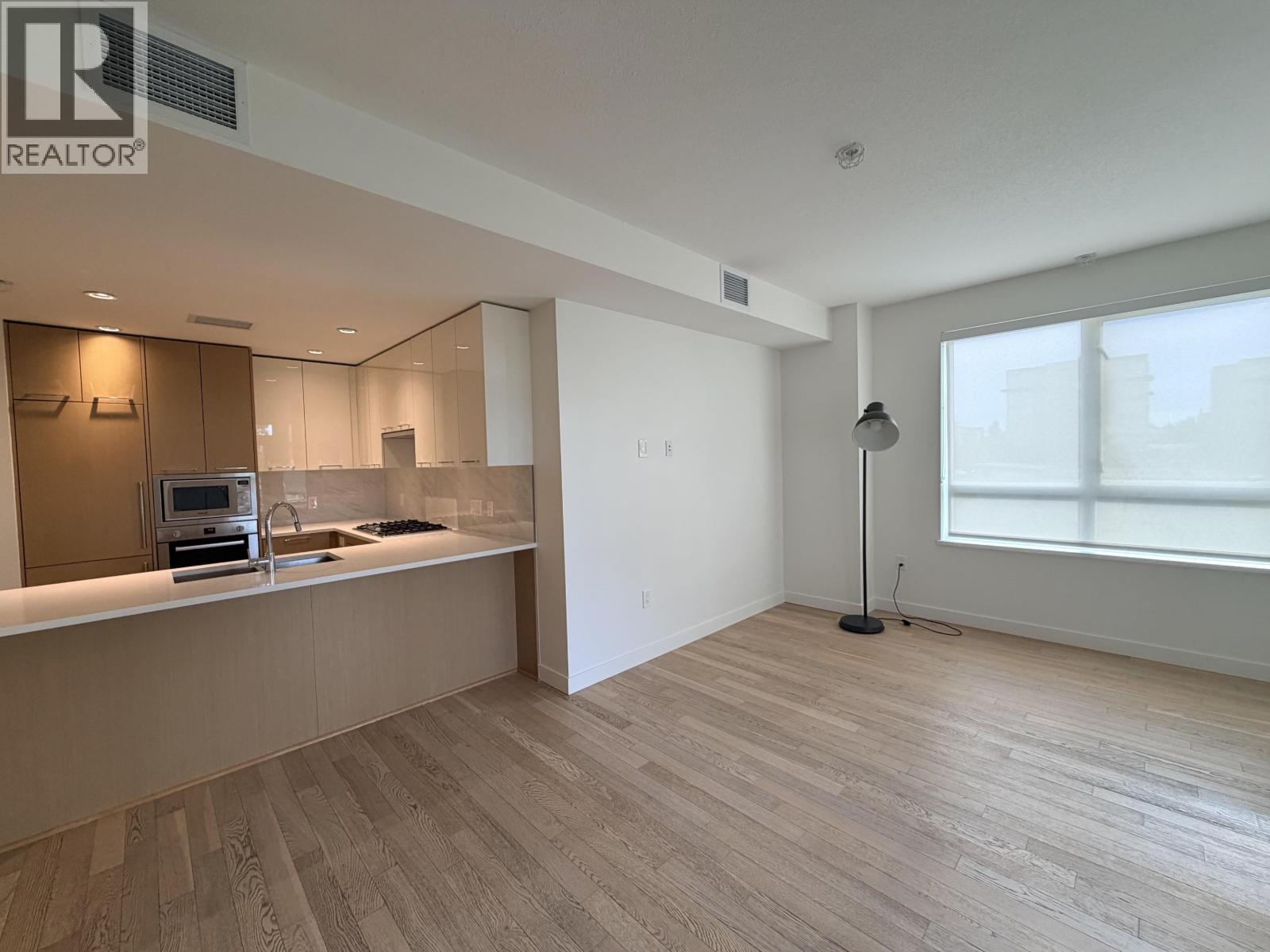 225 4033 May Drive Property Photo 1