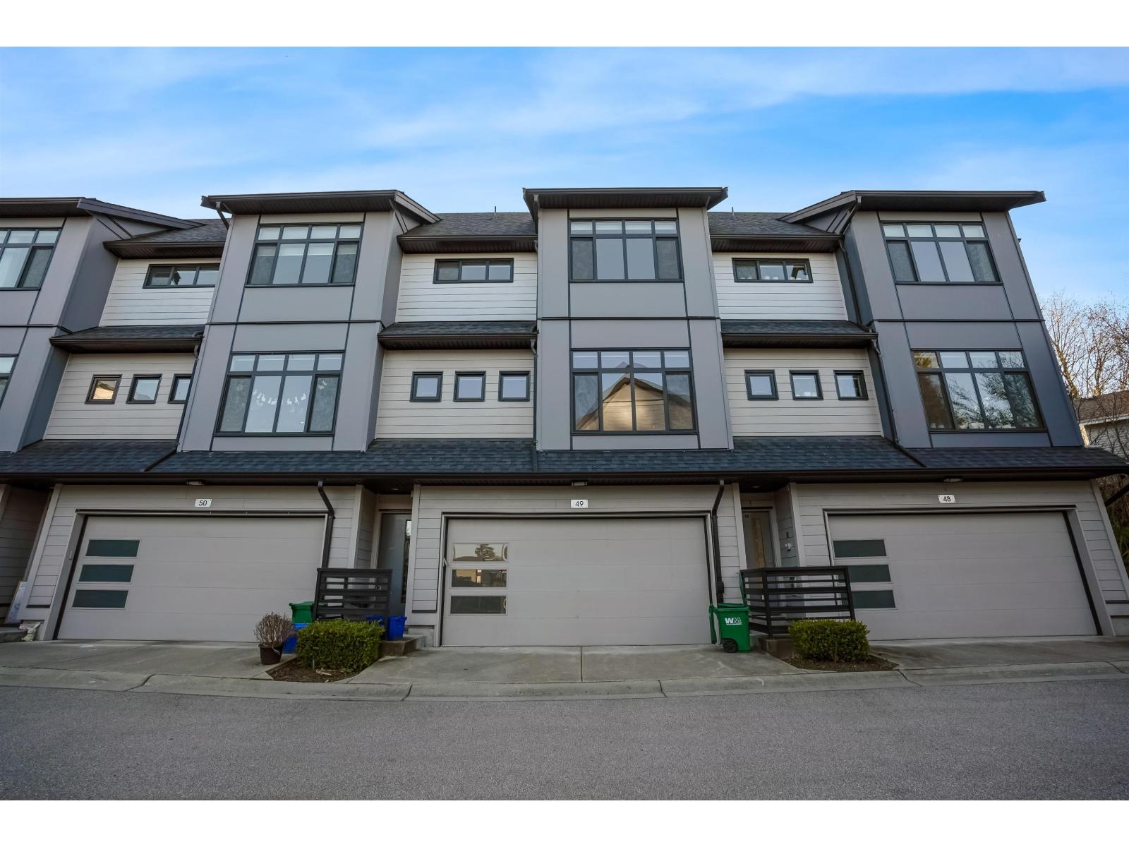 49 15177 60 AVENUE Property Photo 1