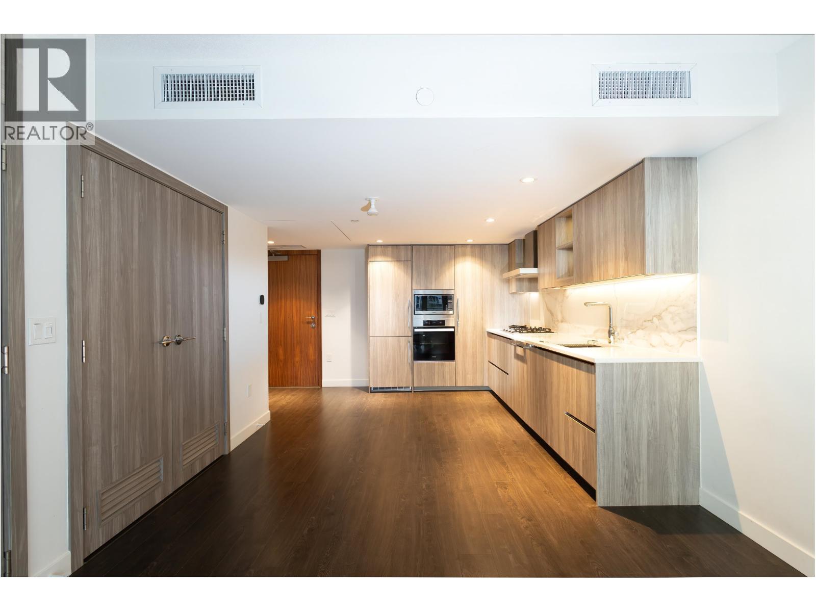 605 8555 Capstan Way Property Photo 6