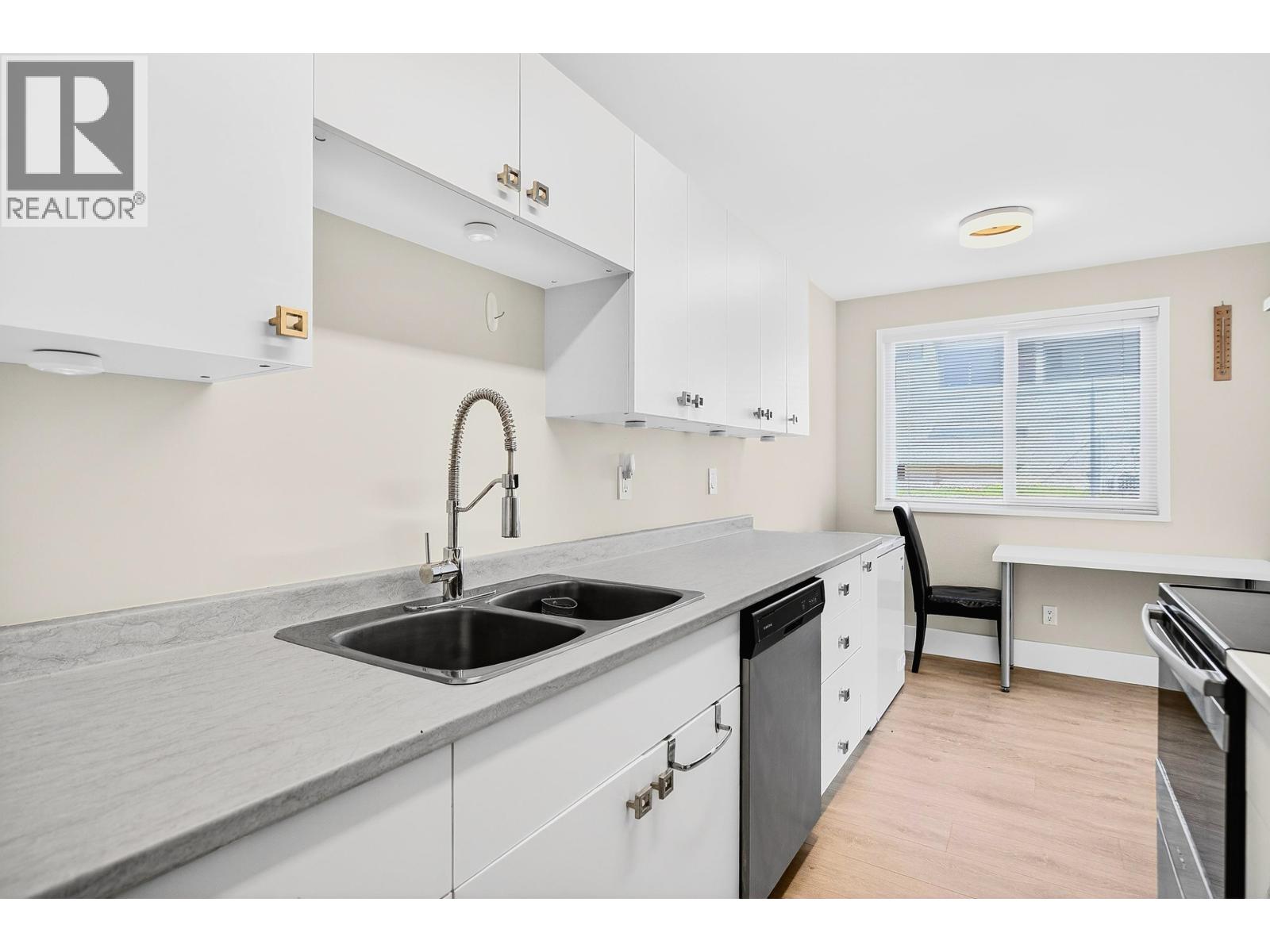 107 12096 222 Street Property Photo 5
