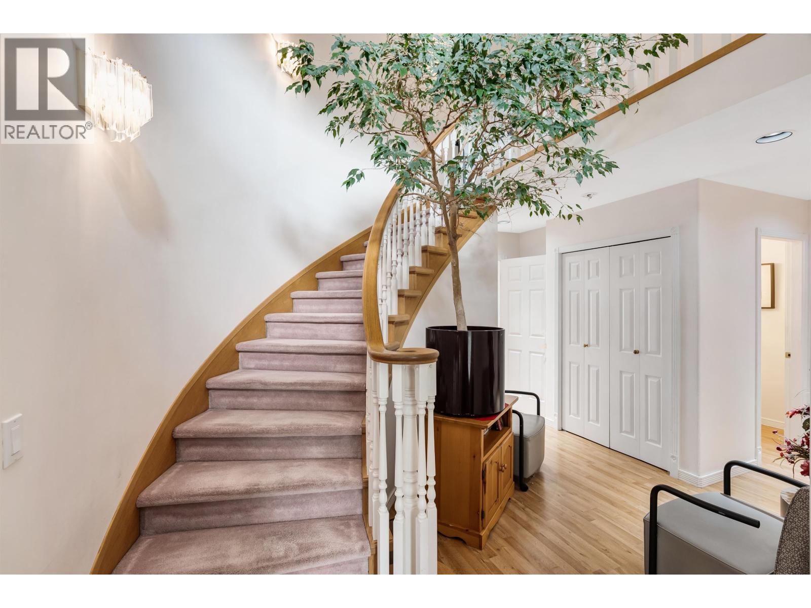 1641 53a Street Property Photo 6