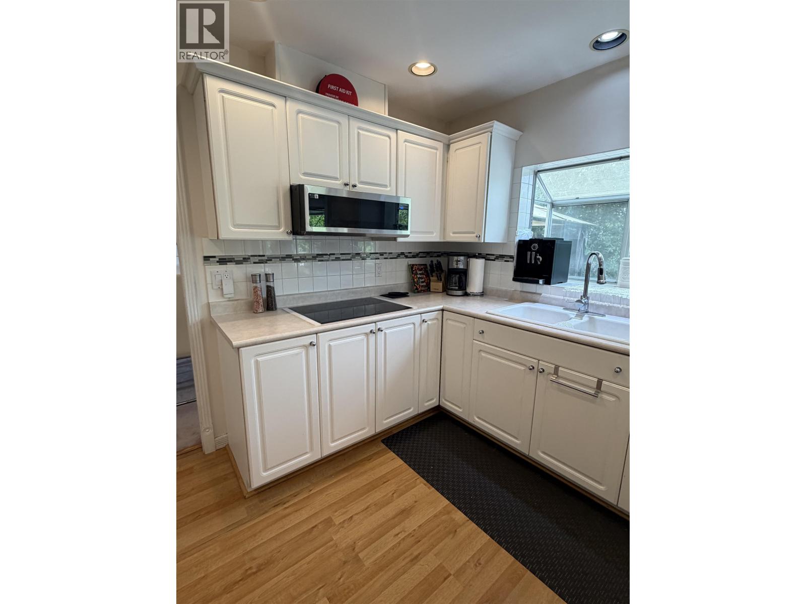 1641 53a Street Property Photo 9