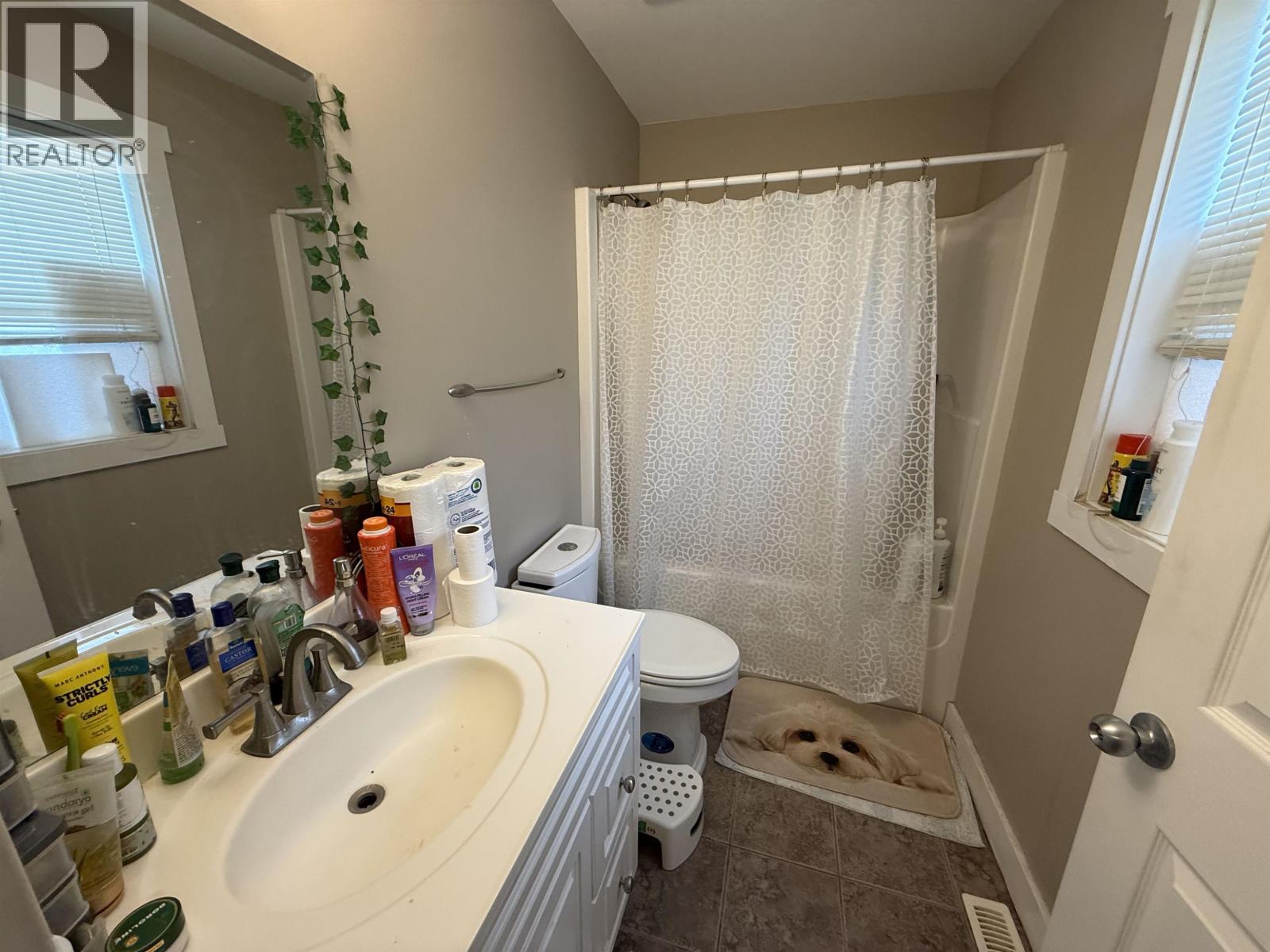 10507 109 Street Property Photo 7