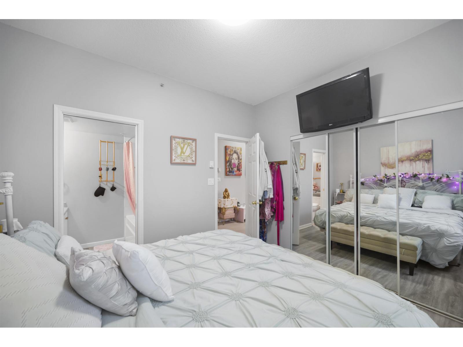 101 10899 University Drive Property Photo 13
