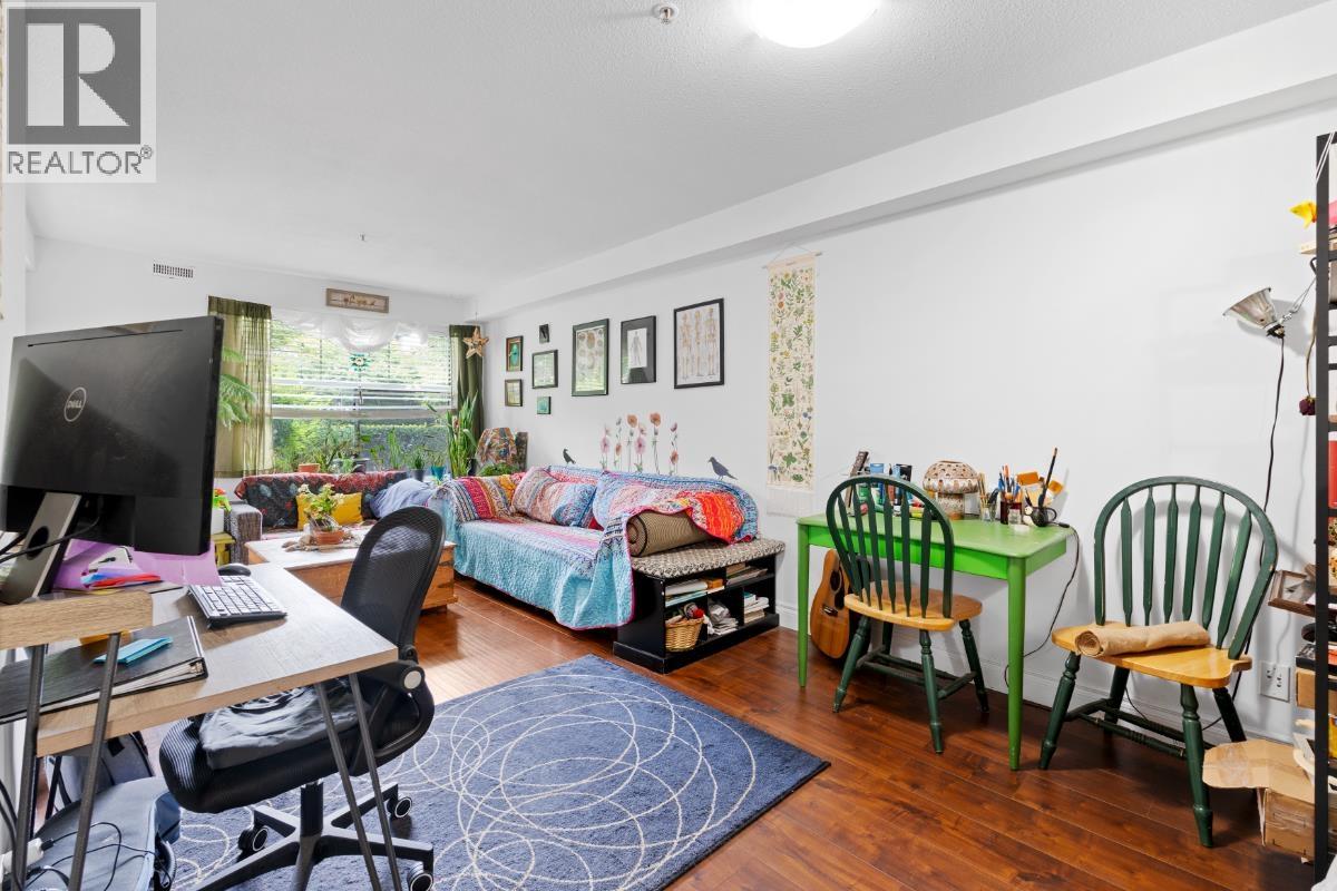 108 20561 113 Avenue Property Photo 2