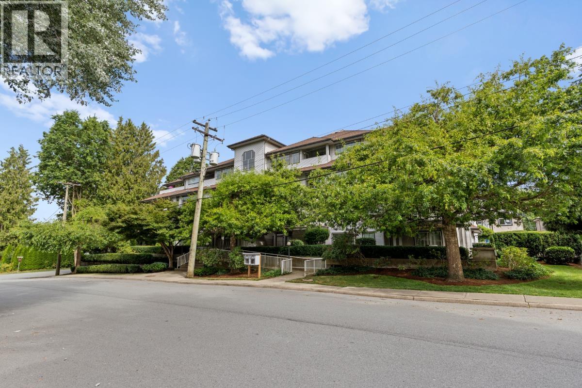 108 20561 113 Avenue Property Photo 20