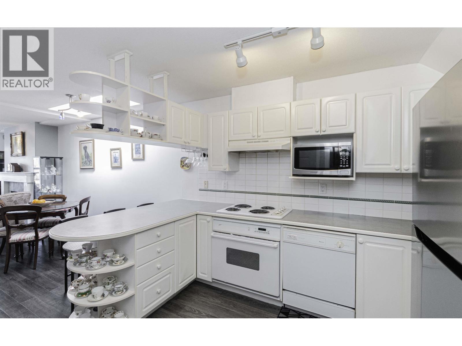 Ph6 5723 Balsam Street Property Photo 5