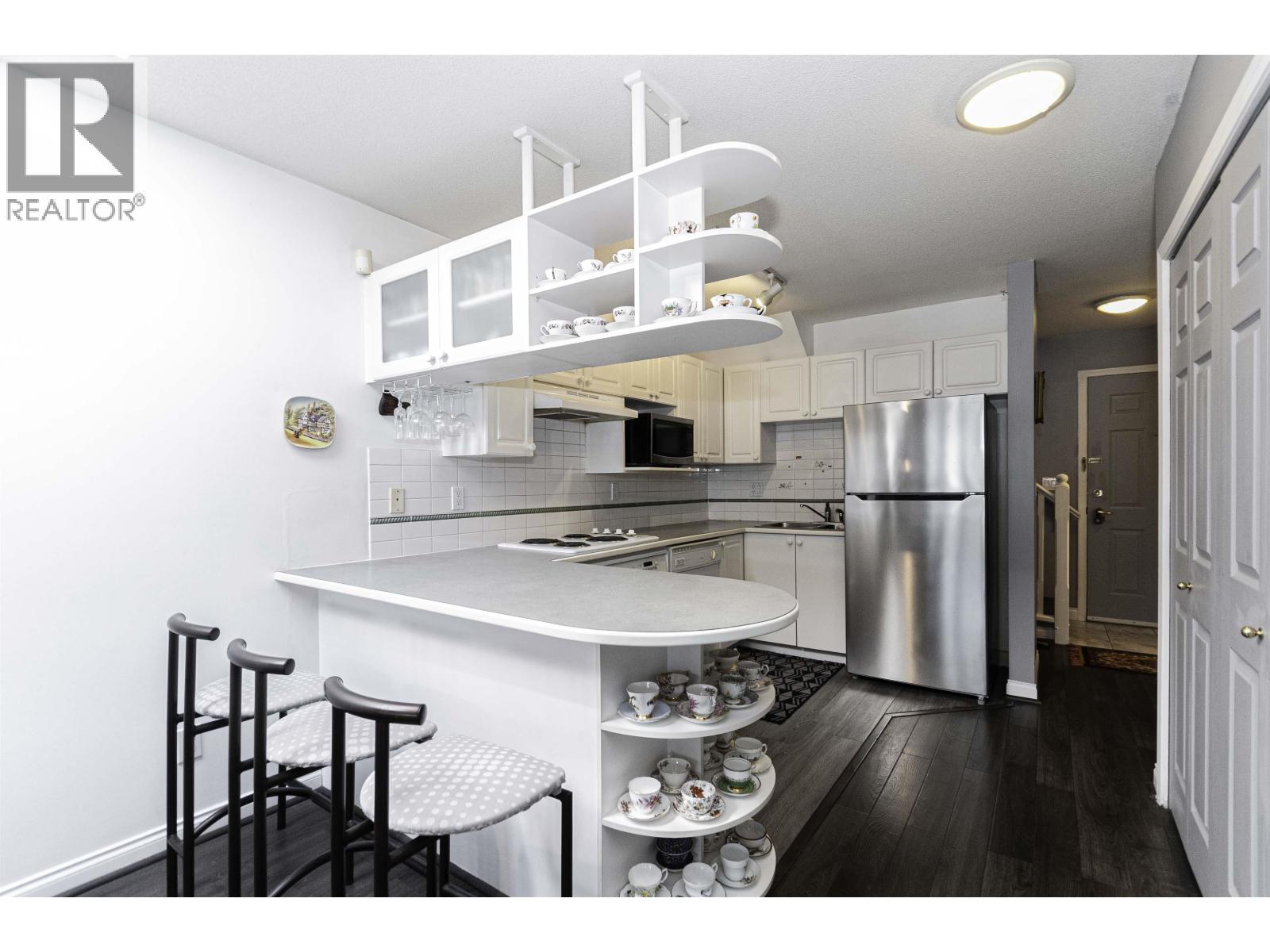 Ph6 5723 Balsam Street Property Photo 11