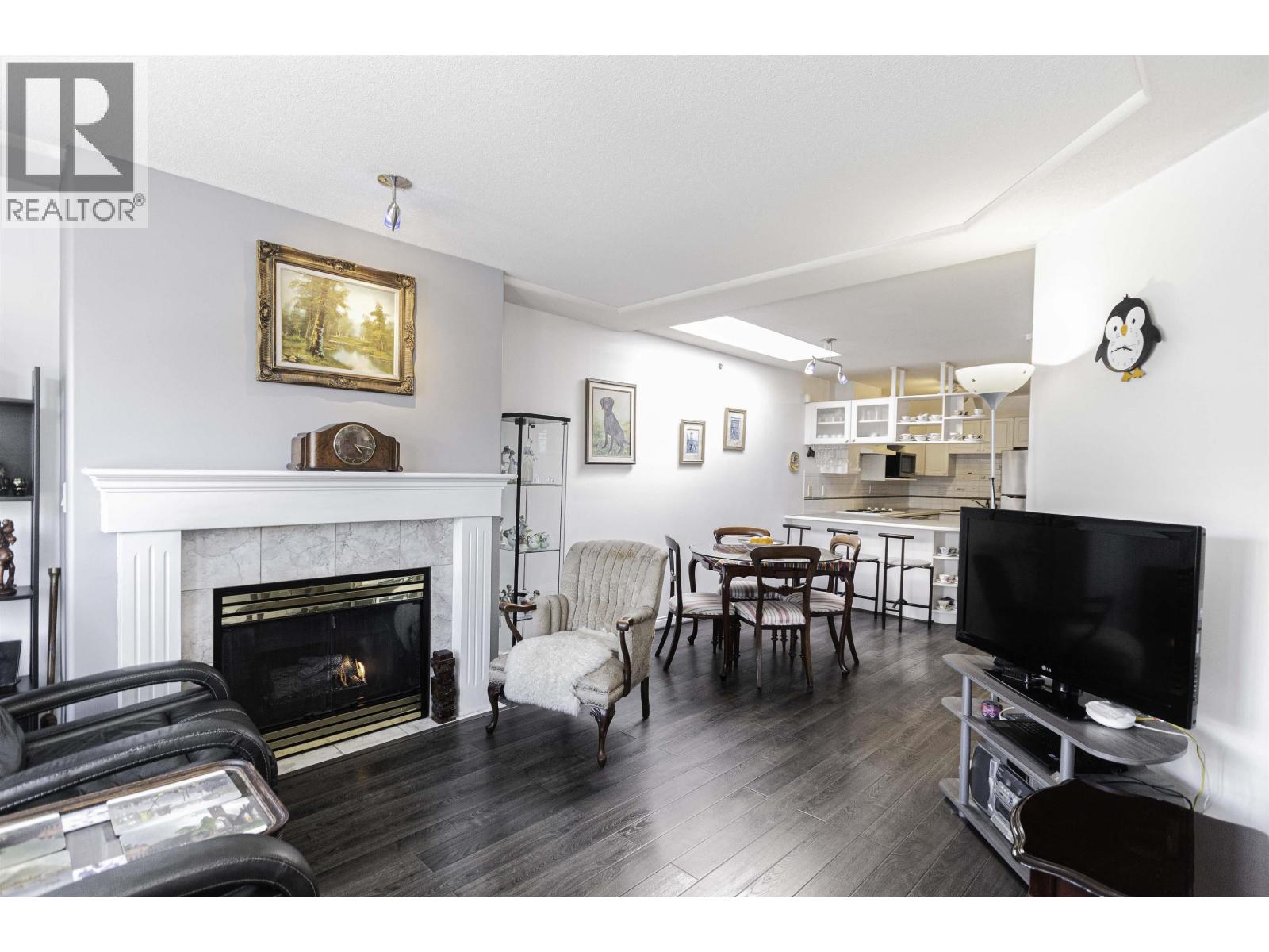 Ph6 5723 Balsam Street Property Photo 13
