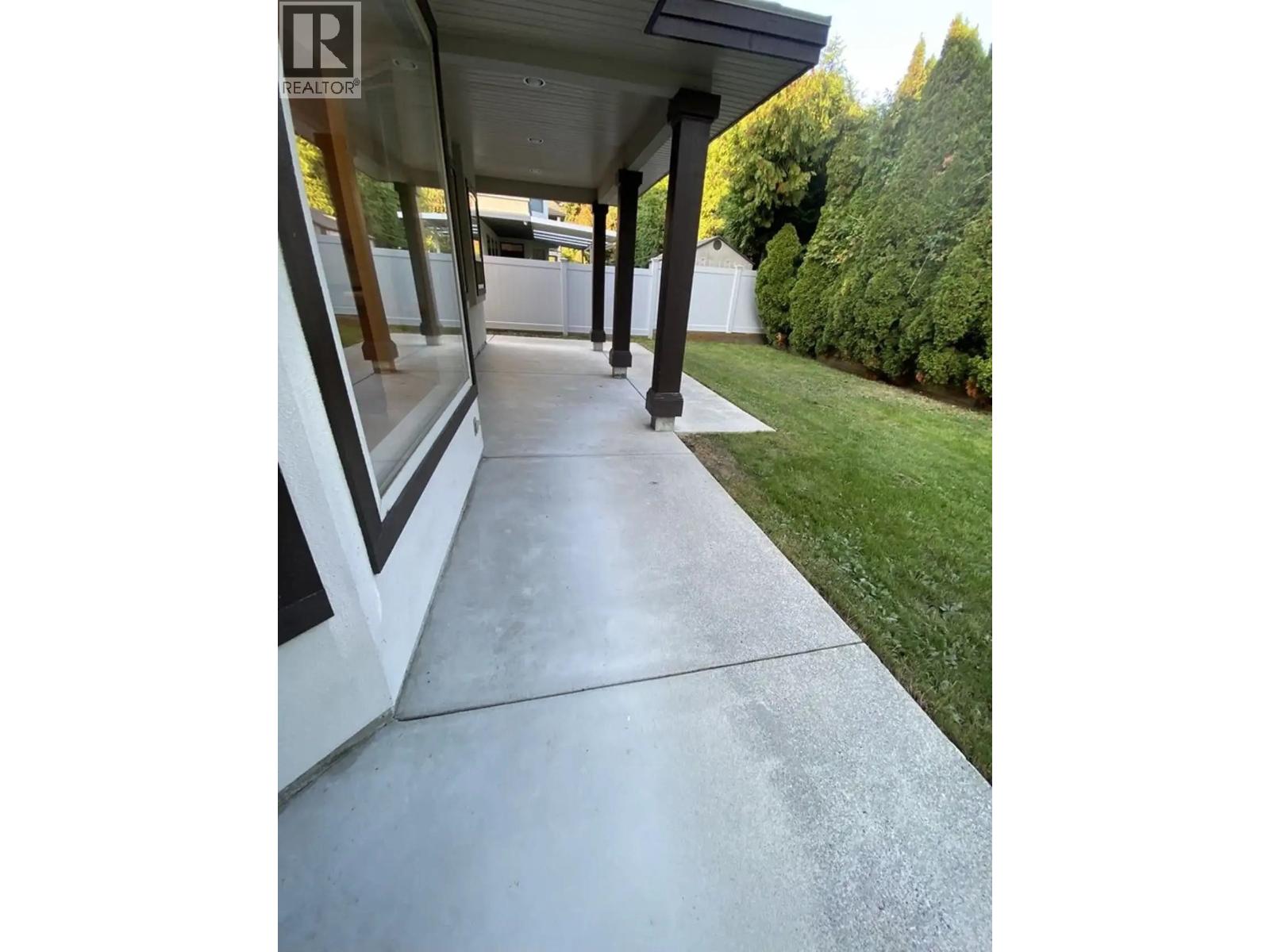 8740 Minler Road Property Photo 4
