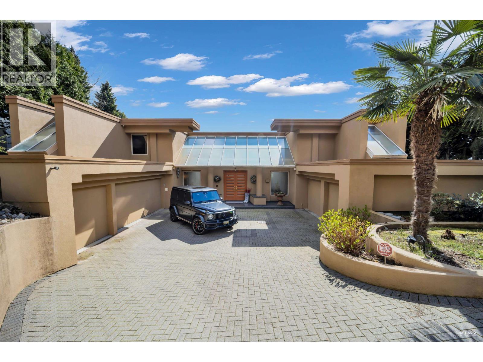 848 EYREMOUNT DRIVE