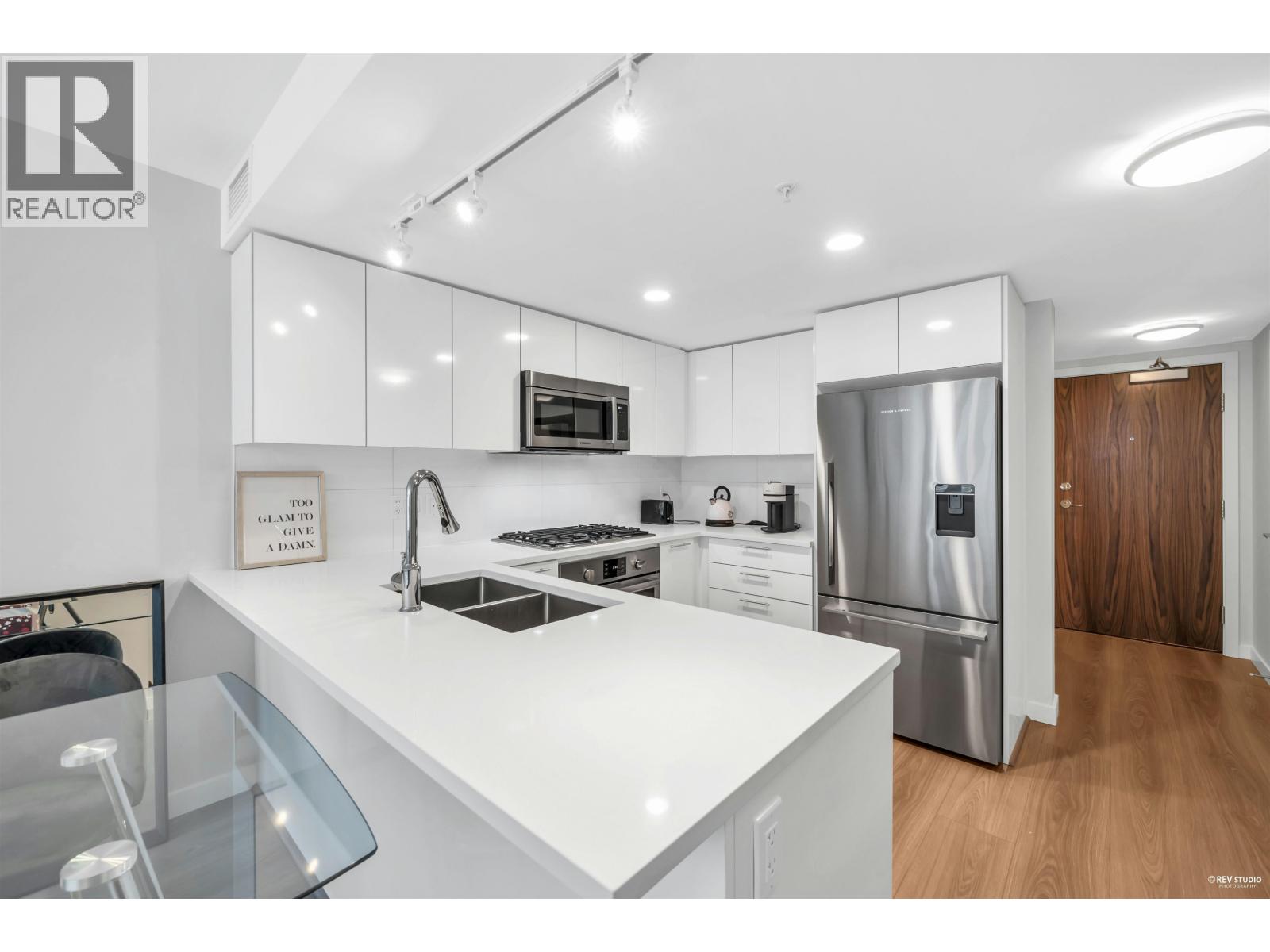 303 8699 Hazelbridge Way Property Photo 12