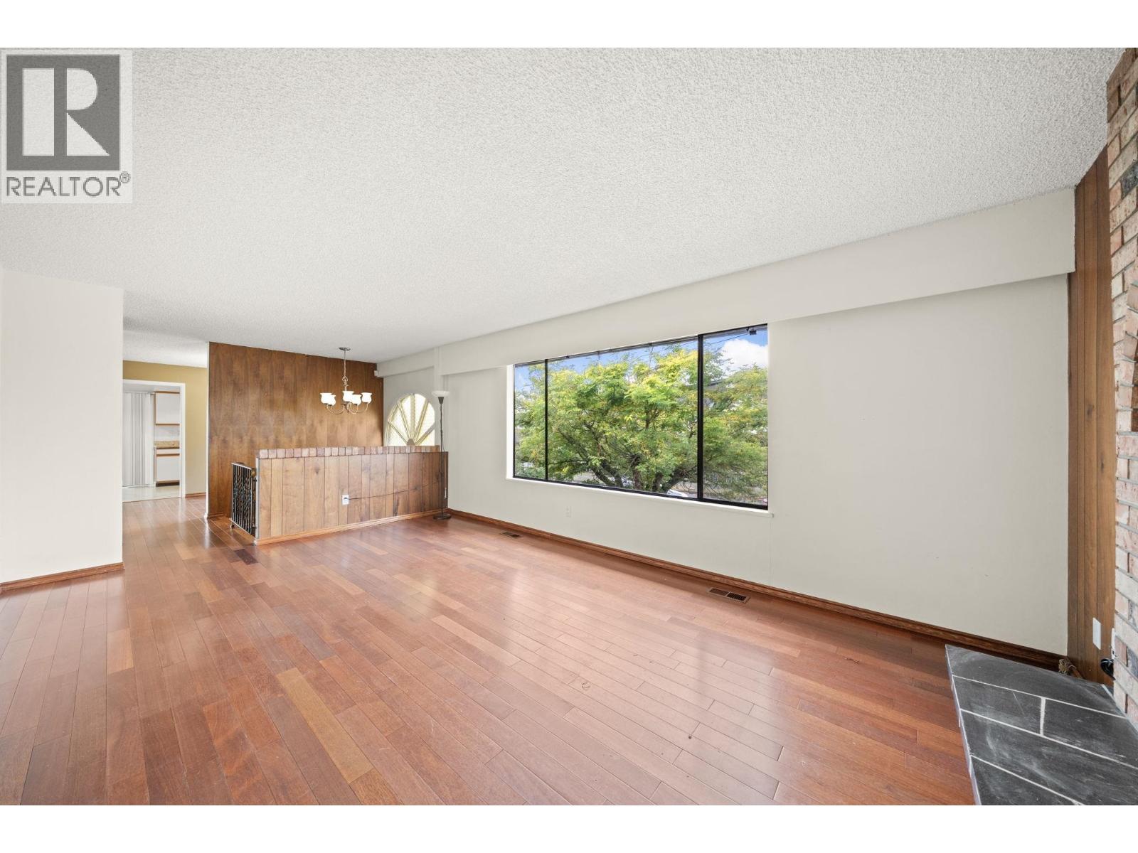 9920 Francis Road Property Photo 3