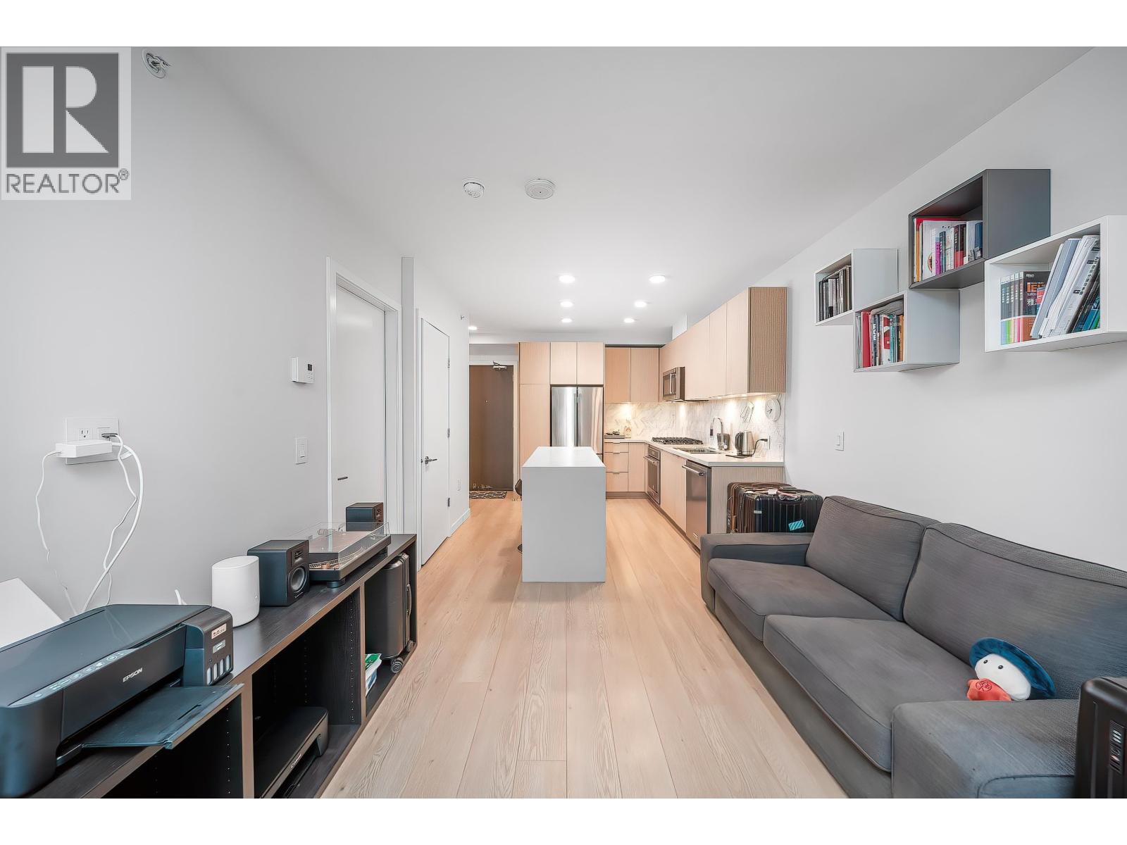 304 530 Whiting Way Property Photo 4
