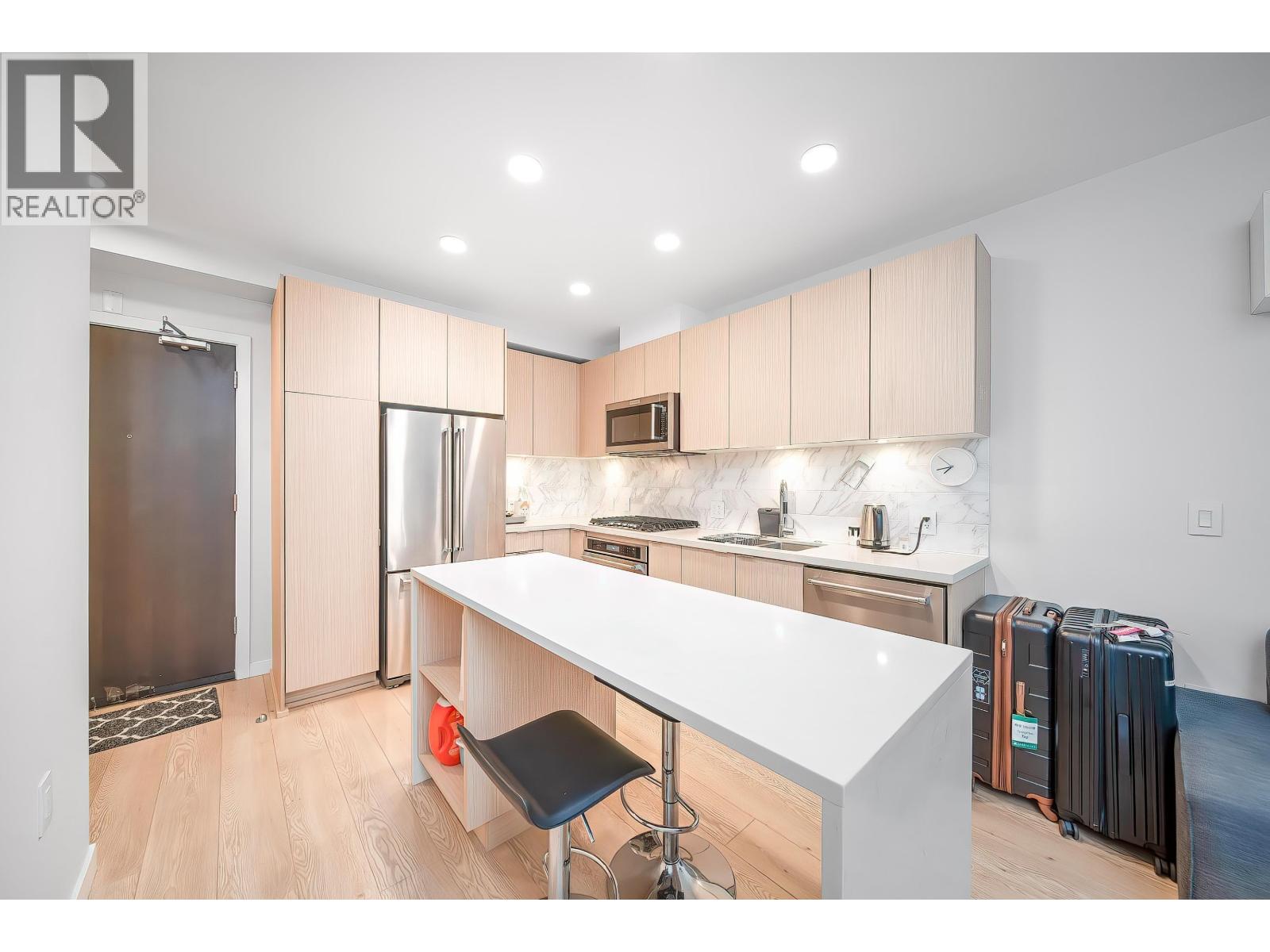 304 530 Whiting Way Property Photo 6