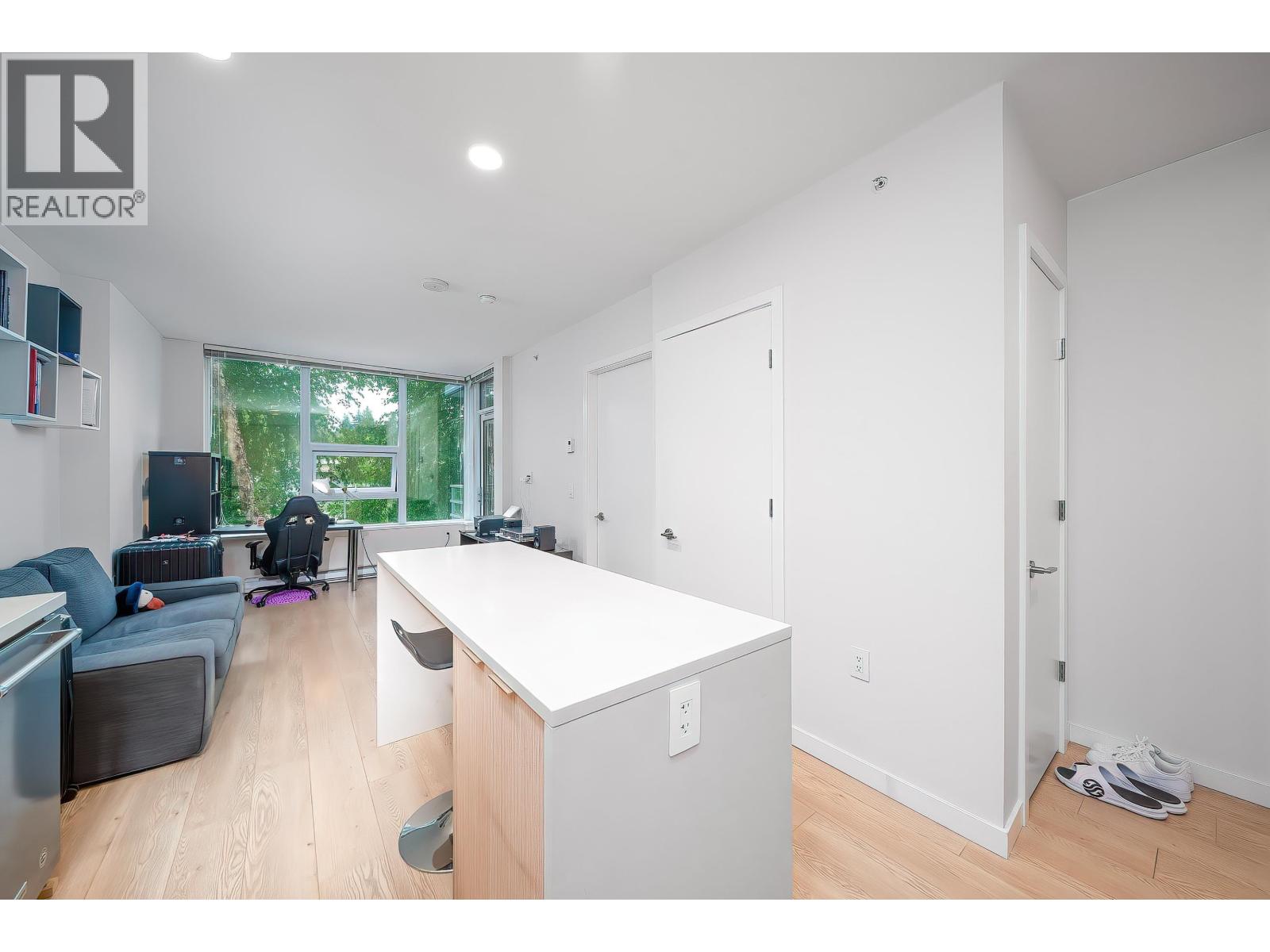 304 530 Whiting Way Property Photo 12