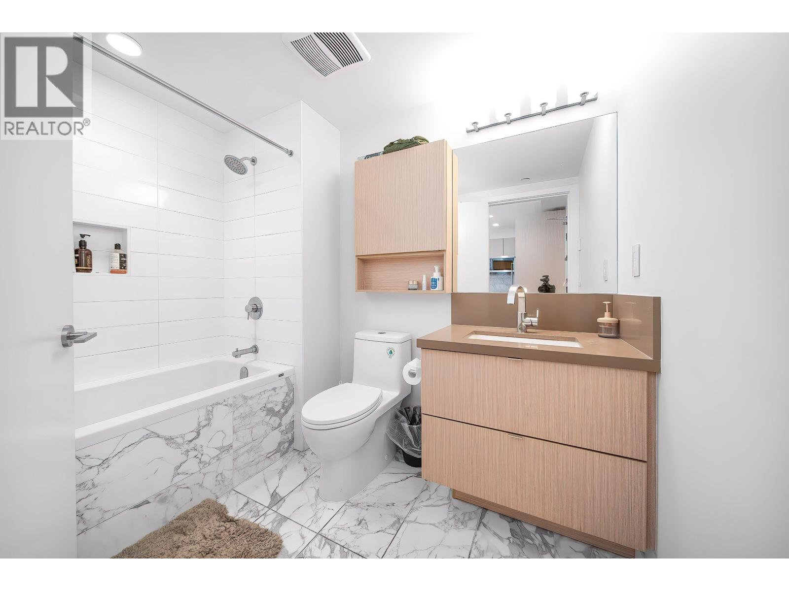 304 530 Whiting Way Property Photo 16