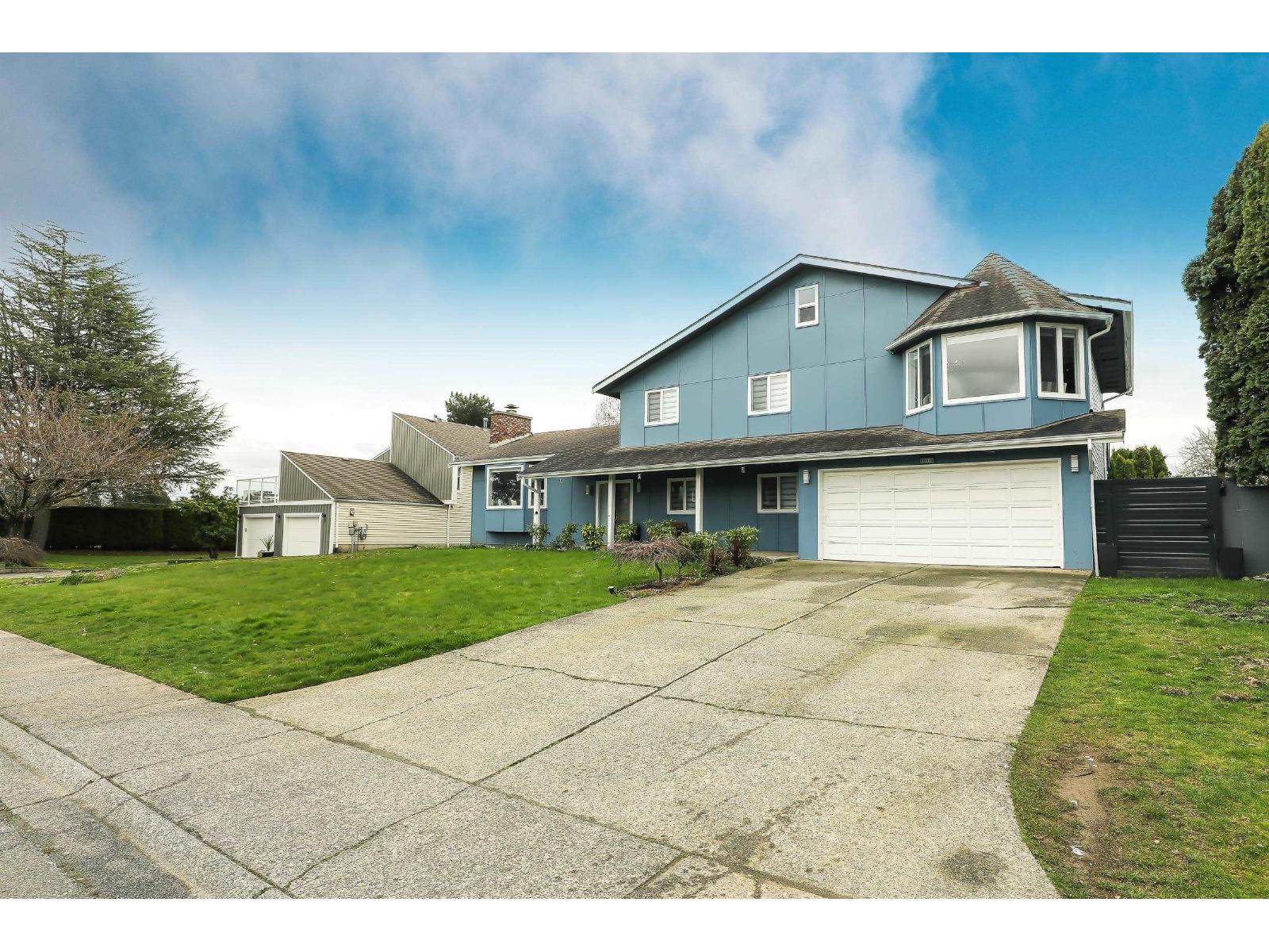 26970 32a Avenue Property Photo 2
