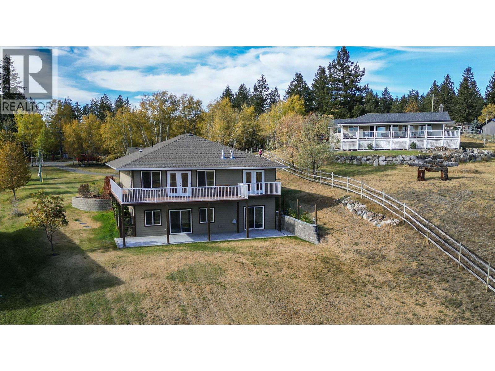 5072 Block Drive Property Photo 3