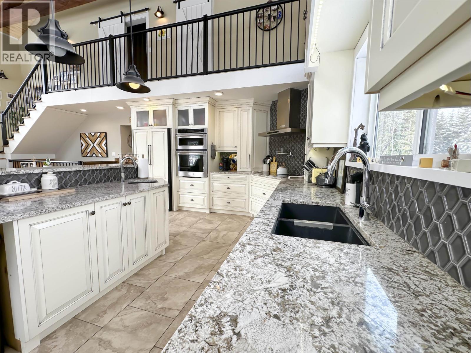 13891 Sweet Road Property Photo 17