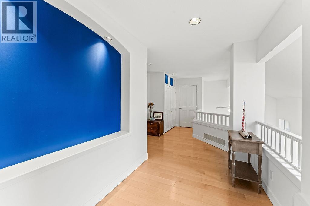 29 1550 Larkhall Crescent Property Photo 34