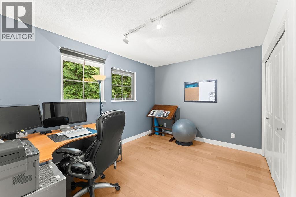 29 1550 Larkhall Crescent Property Photo 37