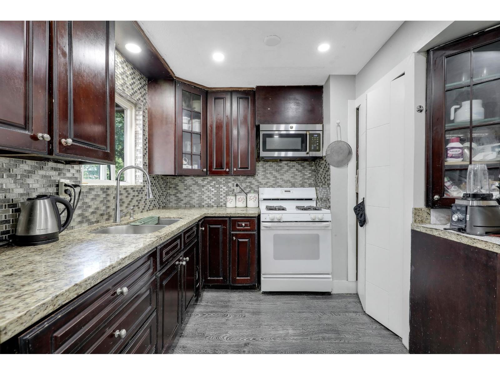 9162 119a Street Property Photo 7