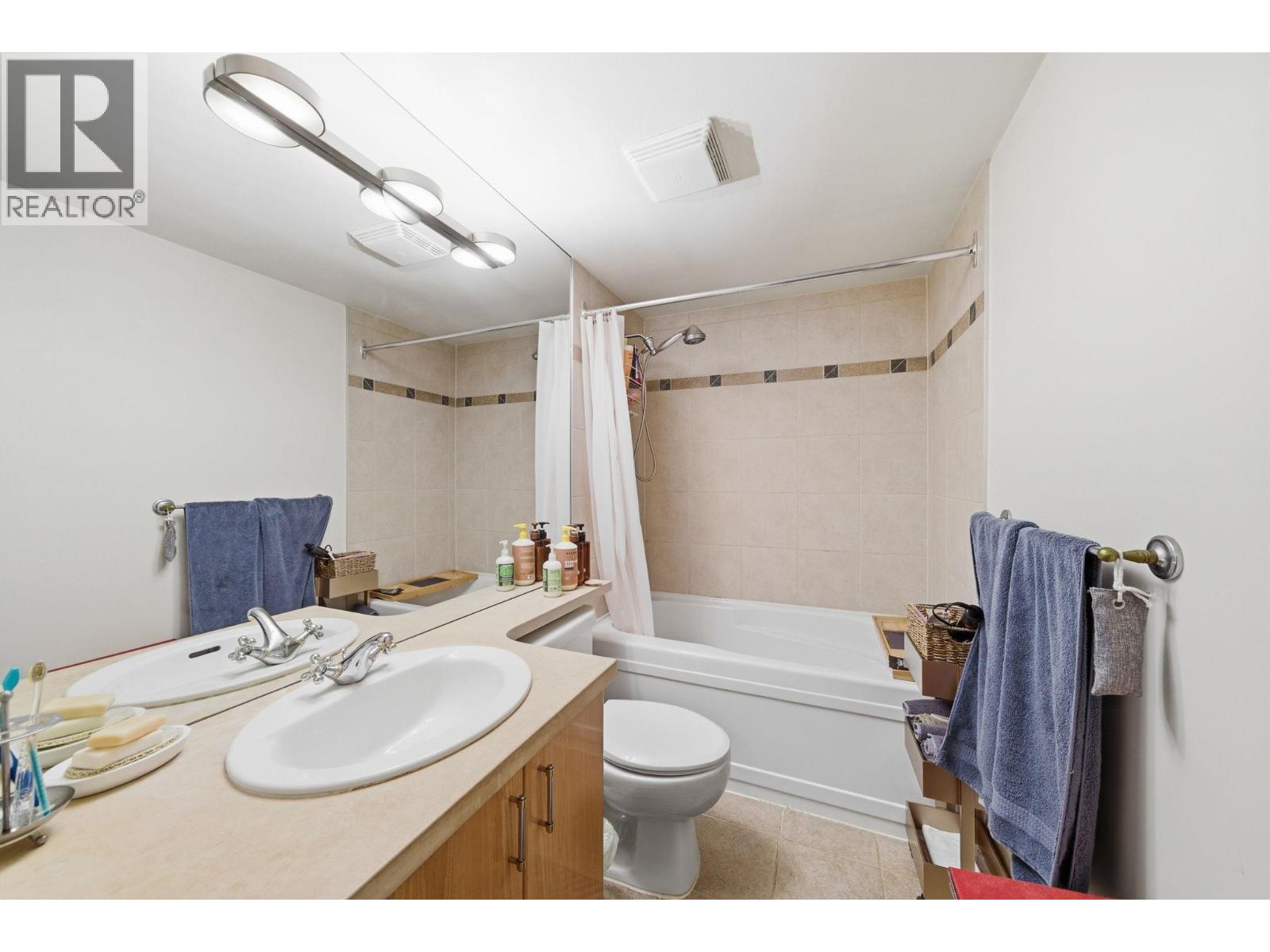 1808 193 Aquarius Mews Property Photo 23