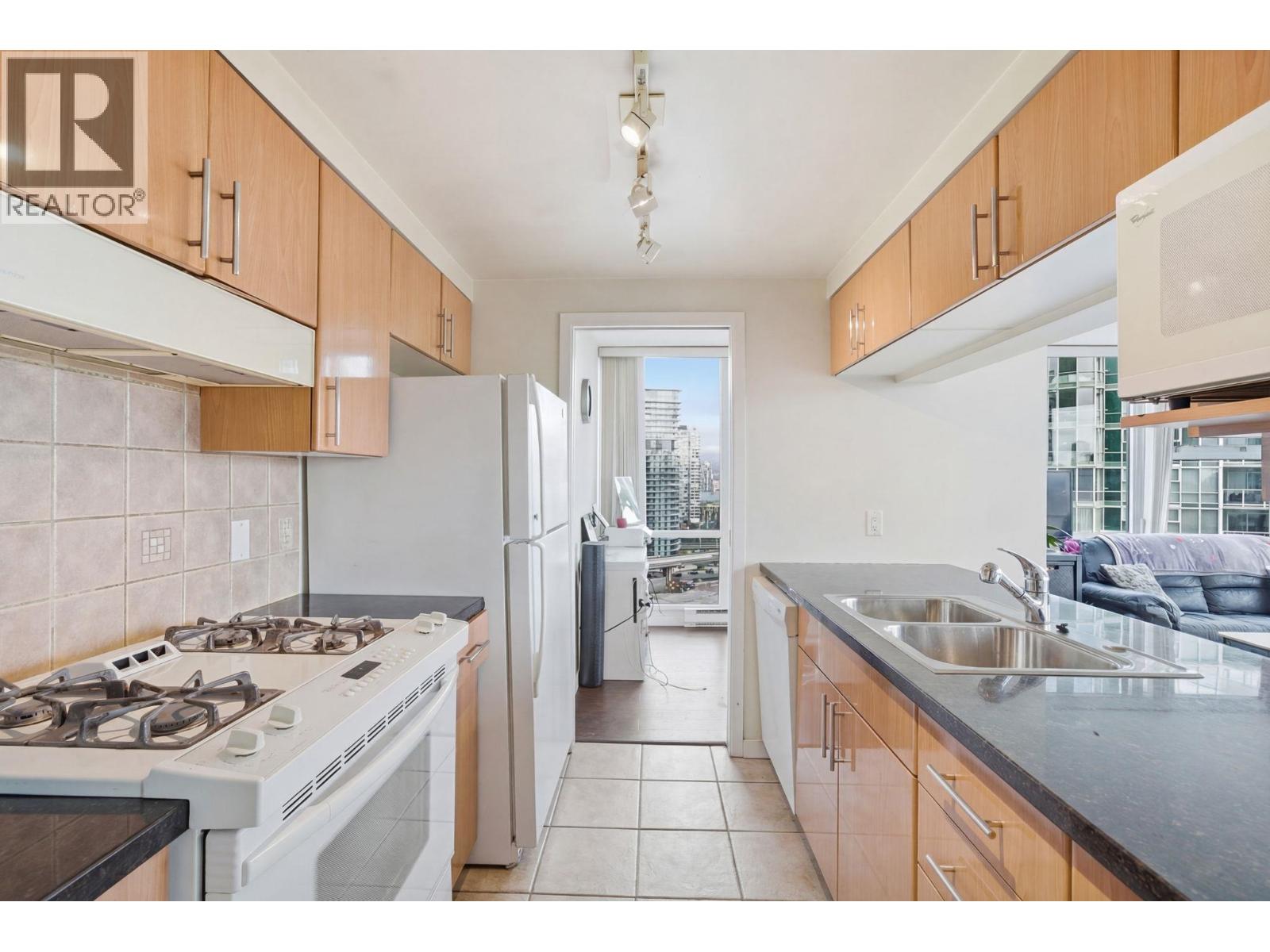 1808 193 Aquarius Mews Property Photo 35