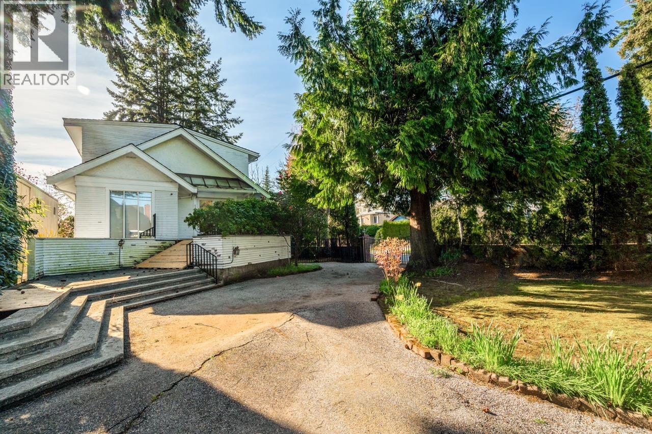 5833 Macdonald Street Property Photo 3