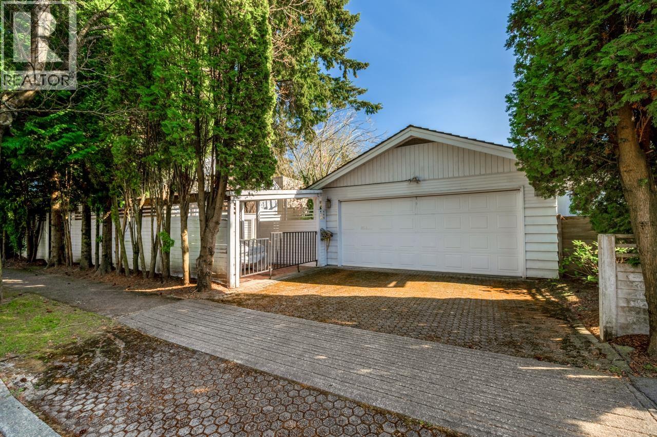 5833 Macdonald Street Property Photo 6